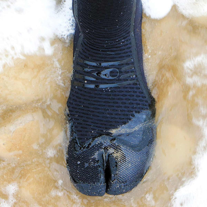 H23-E2BOOFLO-SOORUZ-BOOTS-SURF-FLOW-ST-LIFESTYLE (1).jpg