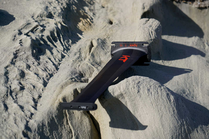 KT Apex Carbon Foil Mast
