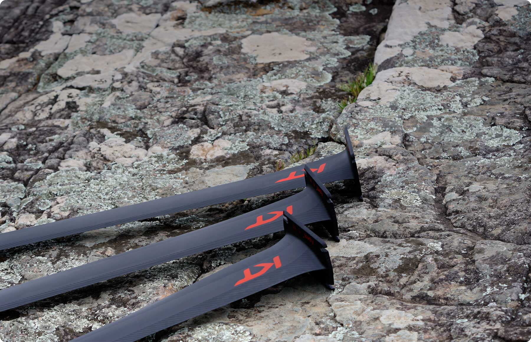 KT Apex Carbon Foil Mast